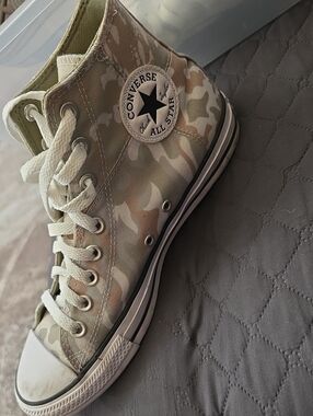 Converse All Star High Top Sneaker - Beige Camo